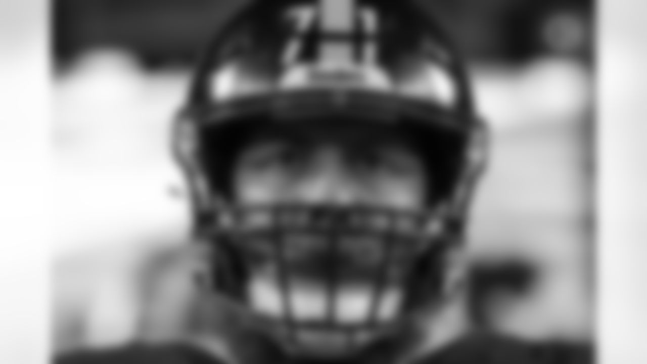 Pittsburgh Steelers offensive tackle Joe Haeg (71) during a regular season game between the Pittsburgh Steelers and the Seattle Seahawks, Sunday, Oct. 17, 2021 in Pittsburgh, PA. The Steelers beat the Seahawks 23-20 in OT. (Karl Roser / Pittsburgh Steelers)