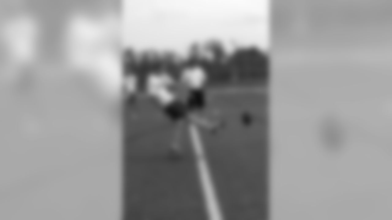 camper kicking