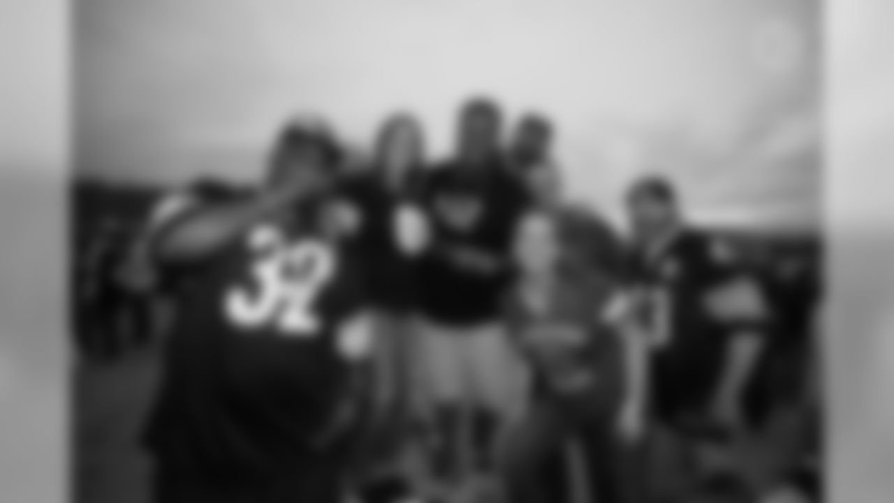 Steelers Nation Unite hosted a Road Warrior block party for fans at Harold's Cave Creek Corral in Cave Creek, AZ, which featured appearances by Steelers Legends Mel Blount, Merril Hoge and Santonio Holmes.