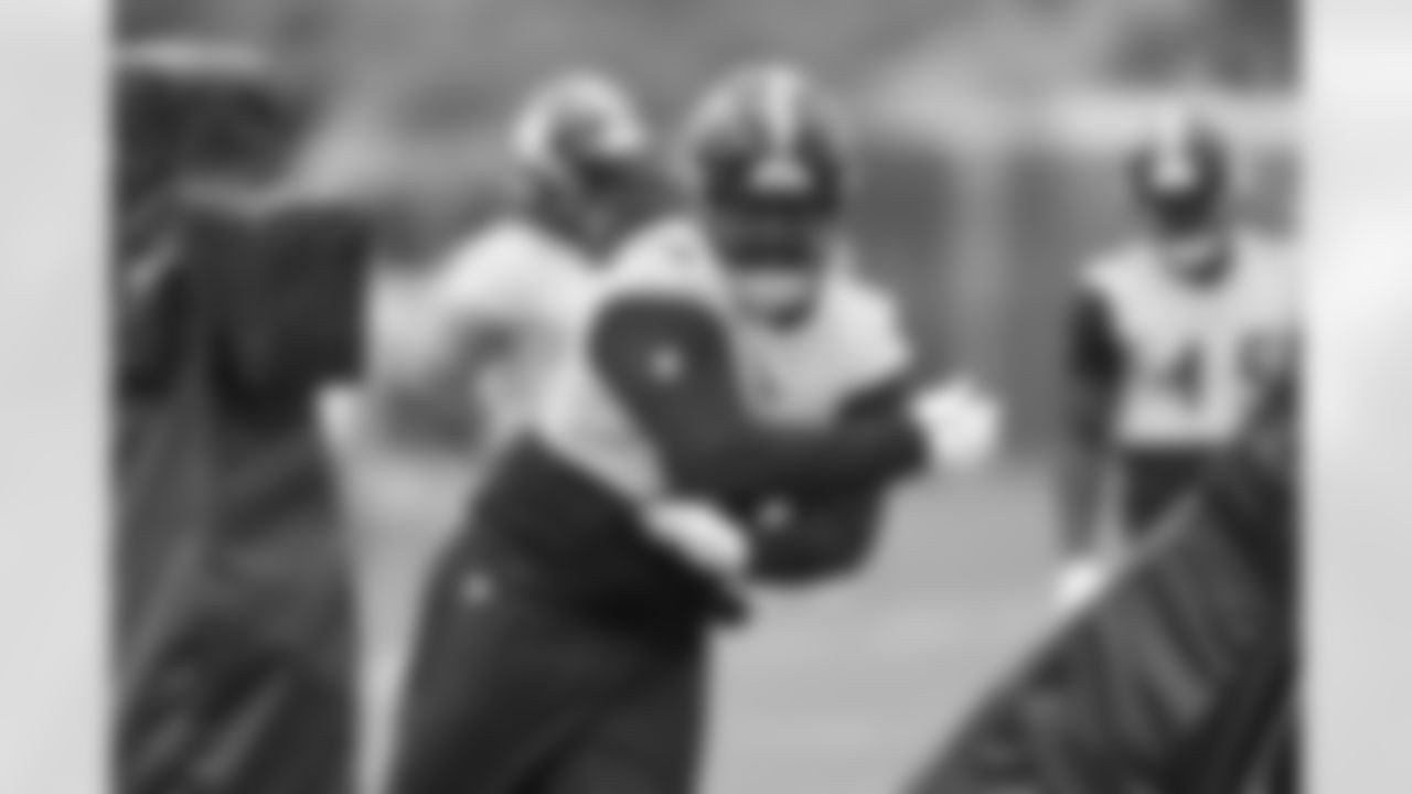 Pittsburgh Steelers defensive tackle Armon Watts (94) practices at the UPMC Rooney Sports Complex during the 2023 minicamp, Wednesday June 14, 2023. (Karl Roser / Pittsburgh Steelers)