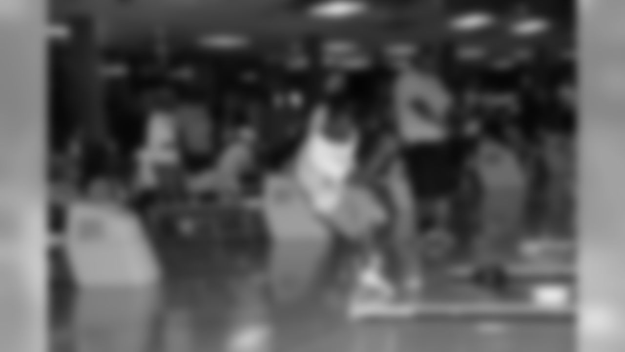 2010_steelers_team_bowling_001
