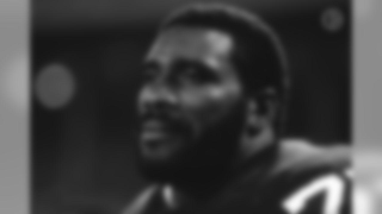 4. Joe Greene (69-81) - 66 career QB sacks