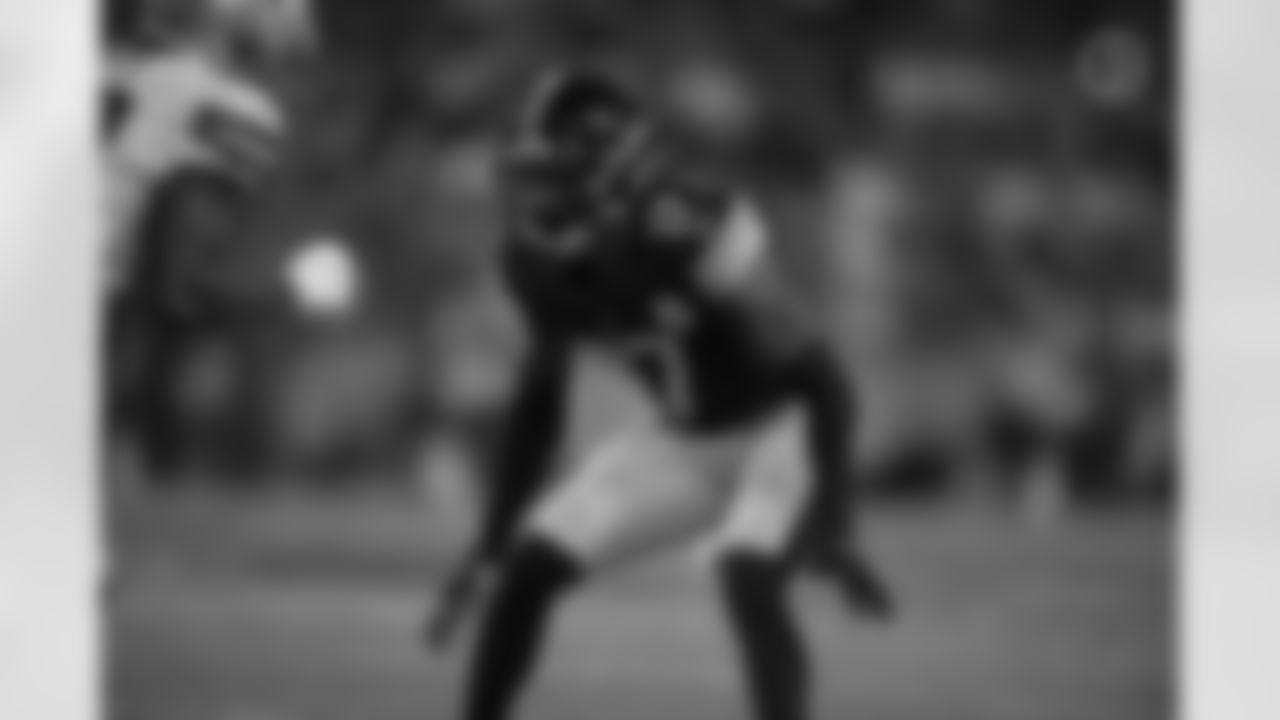 Cornerback Mark Gilbert