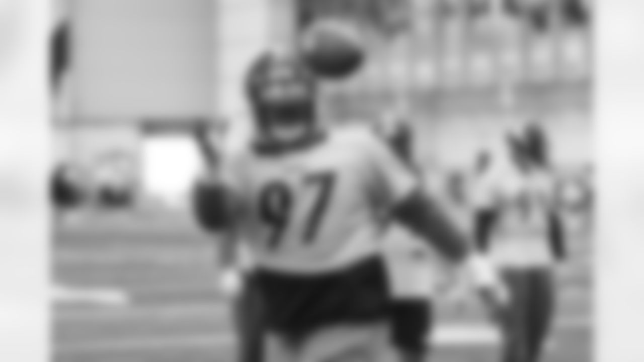 Pittsburgh Steelers defensive tackle Cameron Heyward (97) during practice at the UPMC Rooney Sports Complex preparing for a Week 16 matchup against the Las Vegas Raiders Friday, Dec. 23, 2022 in Pittsburgh, PA. (Karl Roser / Pittsburgh Steelers)