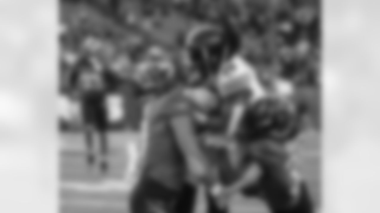 Pittsburgh Steelers running back Anthony McFarland Jr. (26) during a regular season game between the Pittsburgh Steelers and the Cincinnati Bengals, Sunday, Nov. 28, 2021 in Cincinnati, OH. The Steelers lost to the Bengals 41-10. (Caitlyn Epes / Pittsburgh Steelers)