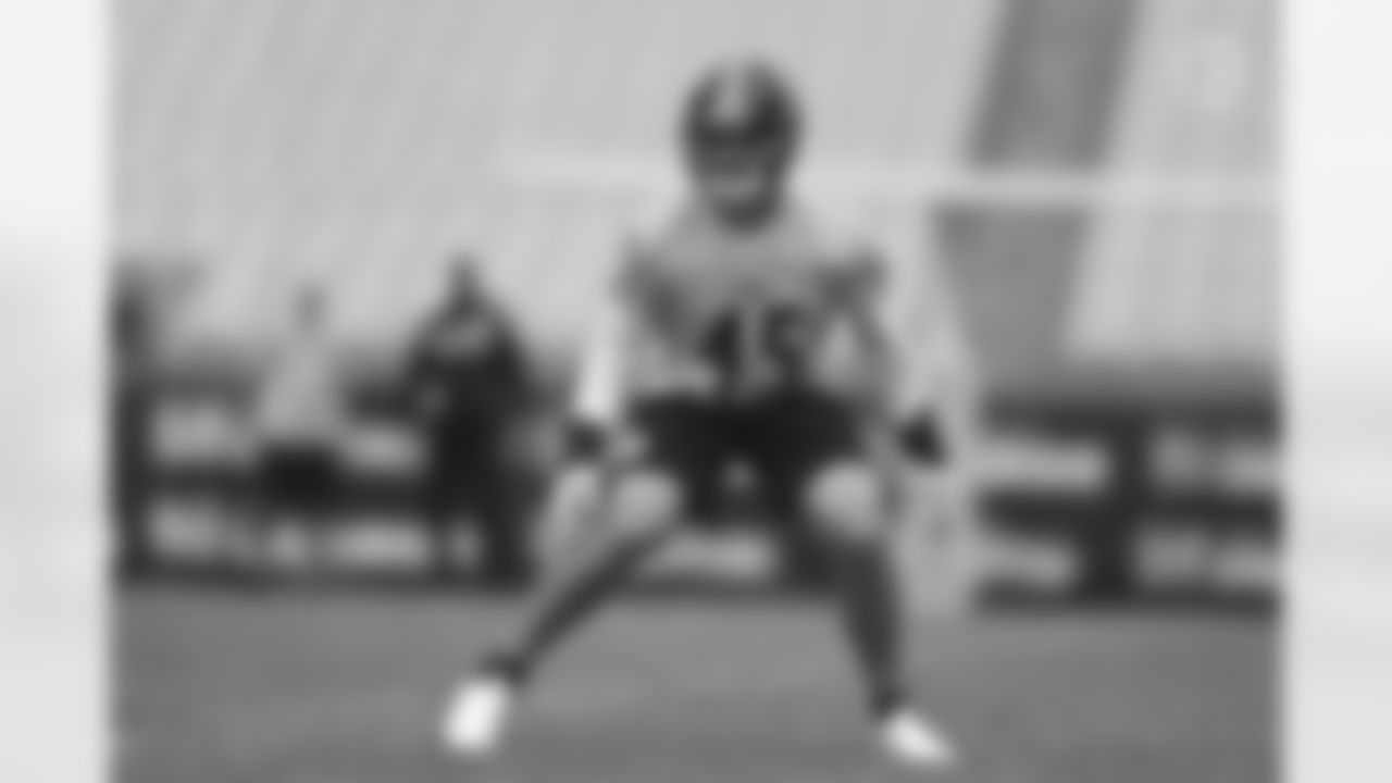 Pittsburgh Steelers linebacker Joe Schobert (45) trains at Heinz Field during the 2021 Steelers Camp, Sunday, Aug. 15, 2021 in Pittsburgh, PA. (Karl Roser / Pittsburgh Steelers)