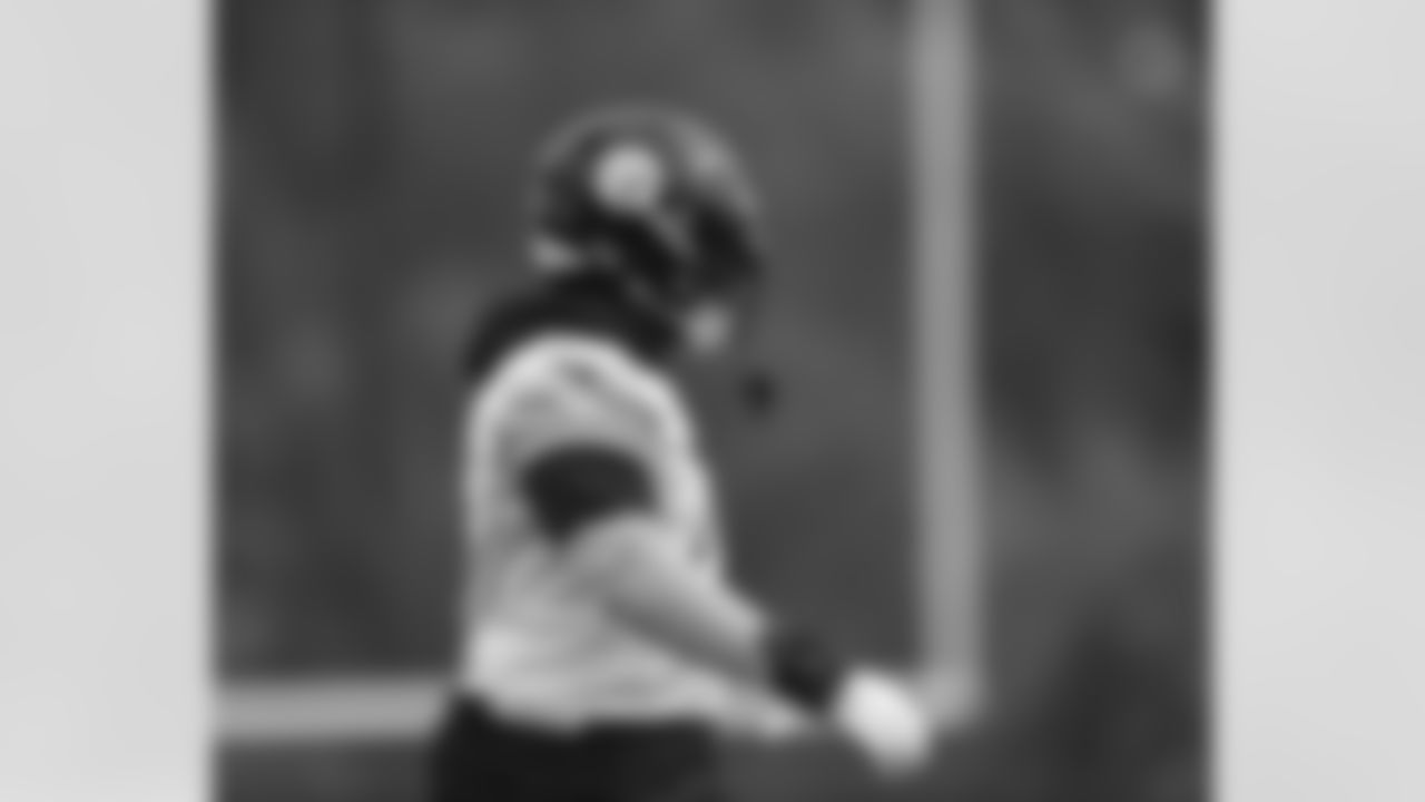 Pittsburgh Steelers offensive tackle Broderick Jones (77) during practice at the UPMC Rooney Sports Complex preparing for a Week 8 matchup against the Jacksonville Jaguars Thursday, Oct. 26, 2023 in Pittsburgh, PA. (Karl Roser / Pittsburgh Steelers)