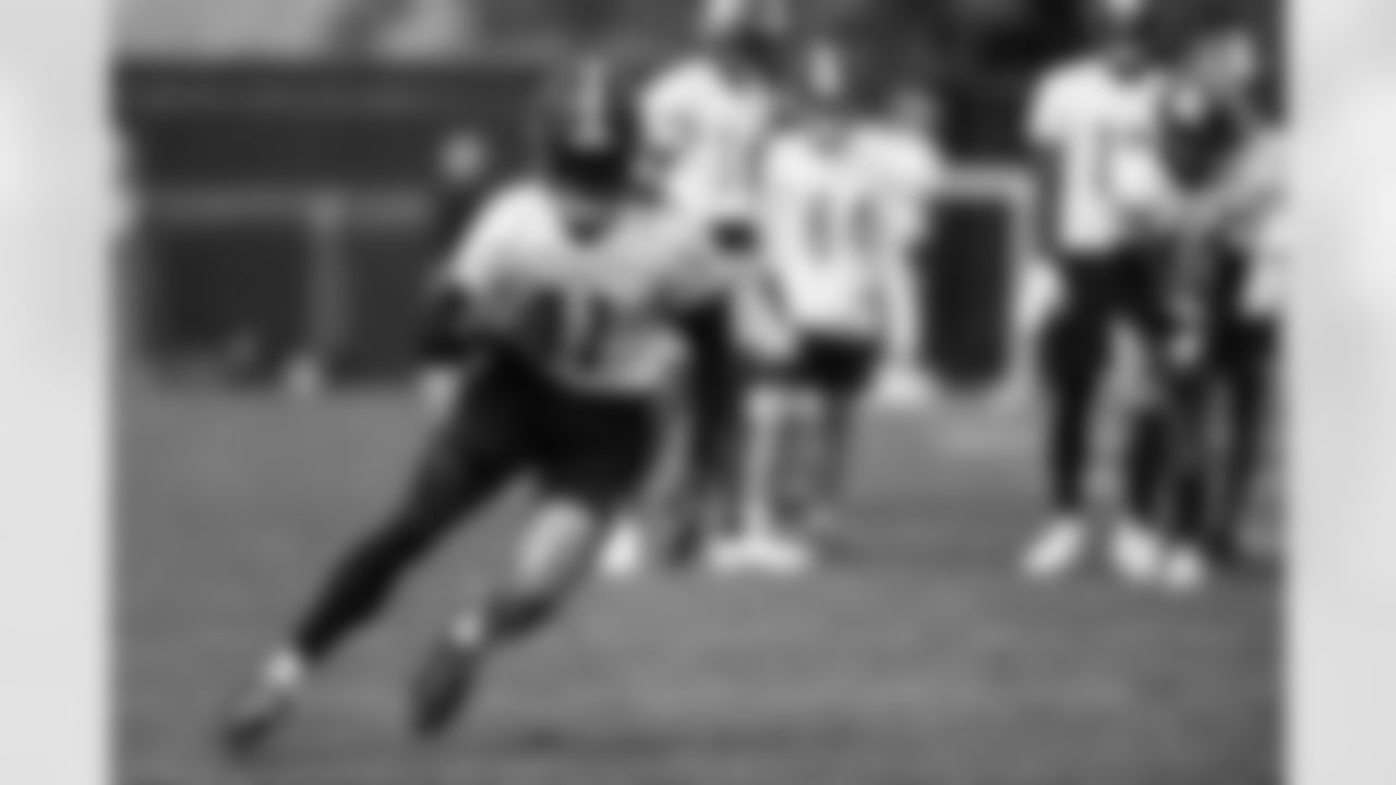 Pittsburgh Steelers wide receiver Chase Claypool (11) participates in the Organized Team Activities (OTAs), Tuesday May 24, 2022 at the UPMC Rooney Sports Complex. (Karl Roser / Pittsburgh Steelers)
