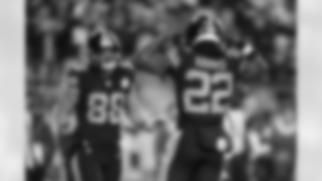 Pittsburgh Steelers running back Najee Harris (22) and Pittsburgh Steelers tight end Pat Freiermuth (88) during a regular season game between the Pittsburgh Steelers and the Chicago Bears, Monday, Nov. 8, 2021 in Pittsburgh, PA. The Steelers beat the Bears 29-27. (Karl Roser / Pittsburgh Steelers)