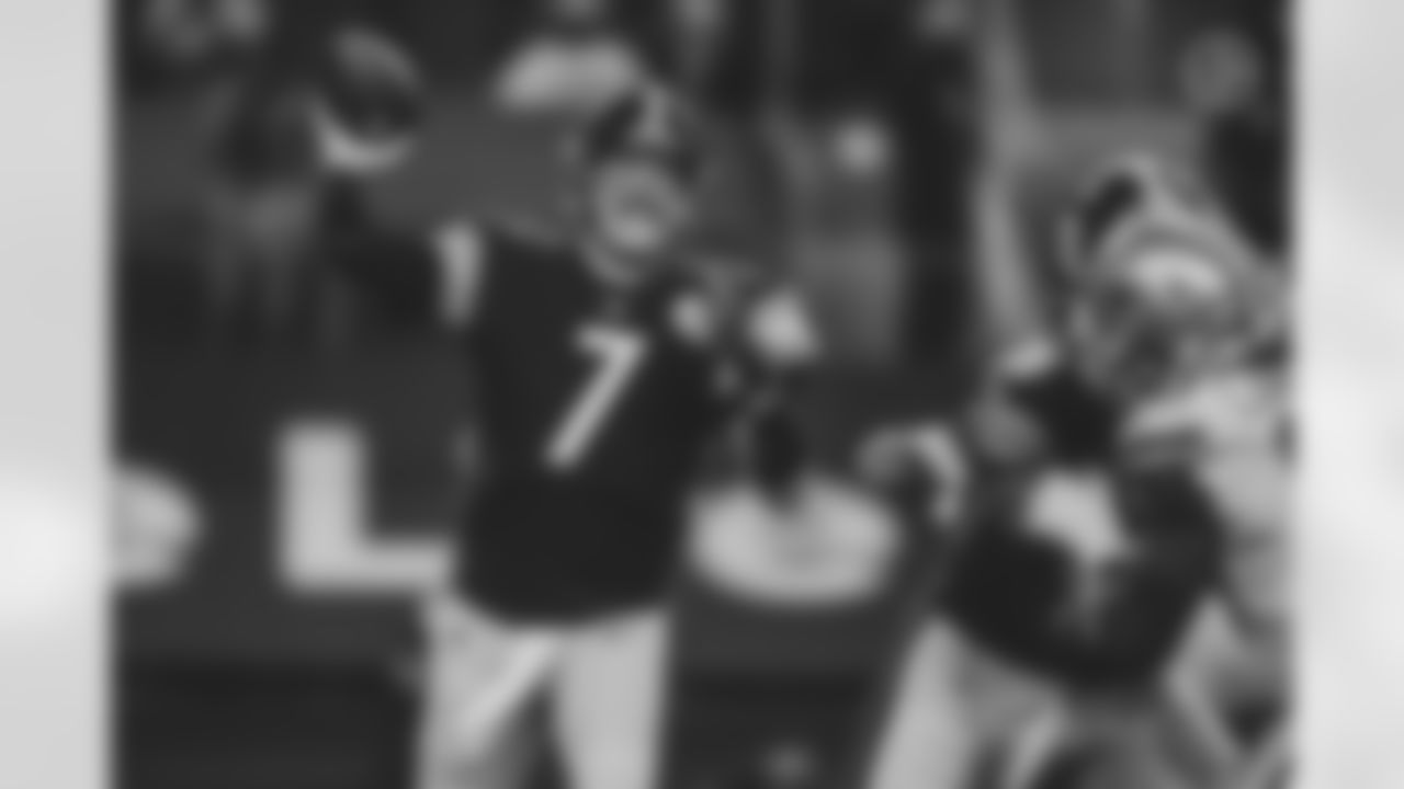 Pittsburgh Steelers quarterback Ben Roethlisberger (7) during a regular season game between the Pittsburgh Steelers and the Dallas Cowboys, Sunday, Nov. 8, 2020 in Dallas, TX. The Steelers defeated the Cowboys 24-19. (Karl Roser / Pittsburgh Steelers)