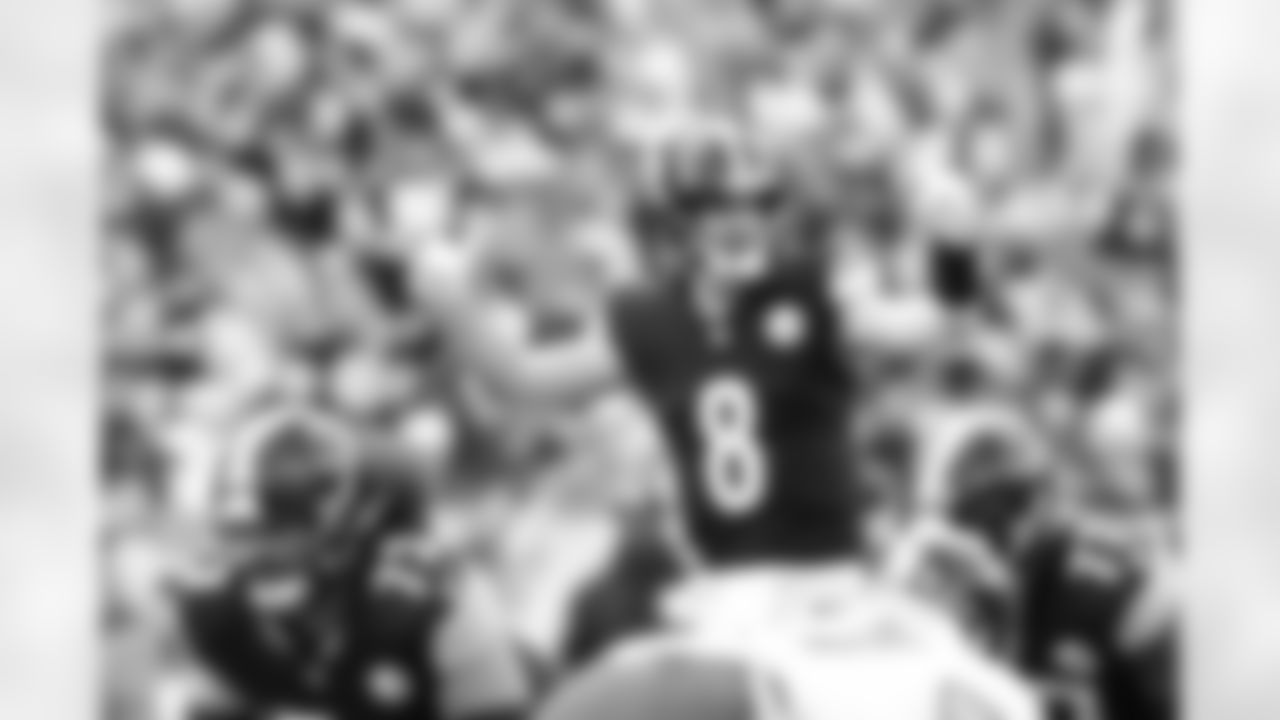 Pittsburgh Steelers quarterback Kenny Pickett (8) during a regular season game between the Pittsburgh Steelers and the Baltimore Ravens, Sunday, Oct. 8, 2023 in Pittsburgh, PA. (Jared Wickerham / Pittsburgh Steelers)