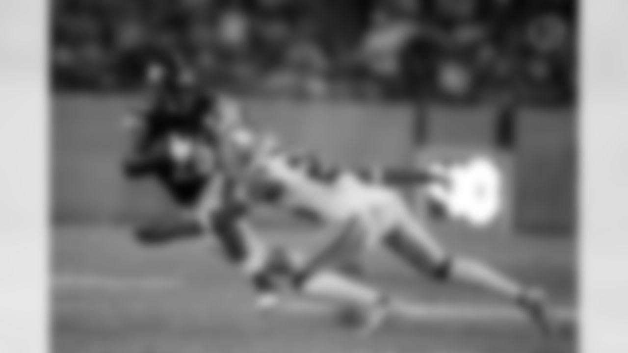 Pittsburgh Steelers running back Anthony McFarland Jr. (26) during a Hall of Fame game between the Pittsburgh Steelers and the Dallas Cowboys, Thursday, Aug. 5, 2021 in Canton, OH. The Steelers defeated the Cowboys 16-3. (Karl Roser / Pittsburgh Steelers)