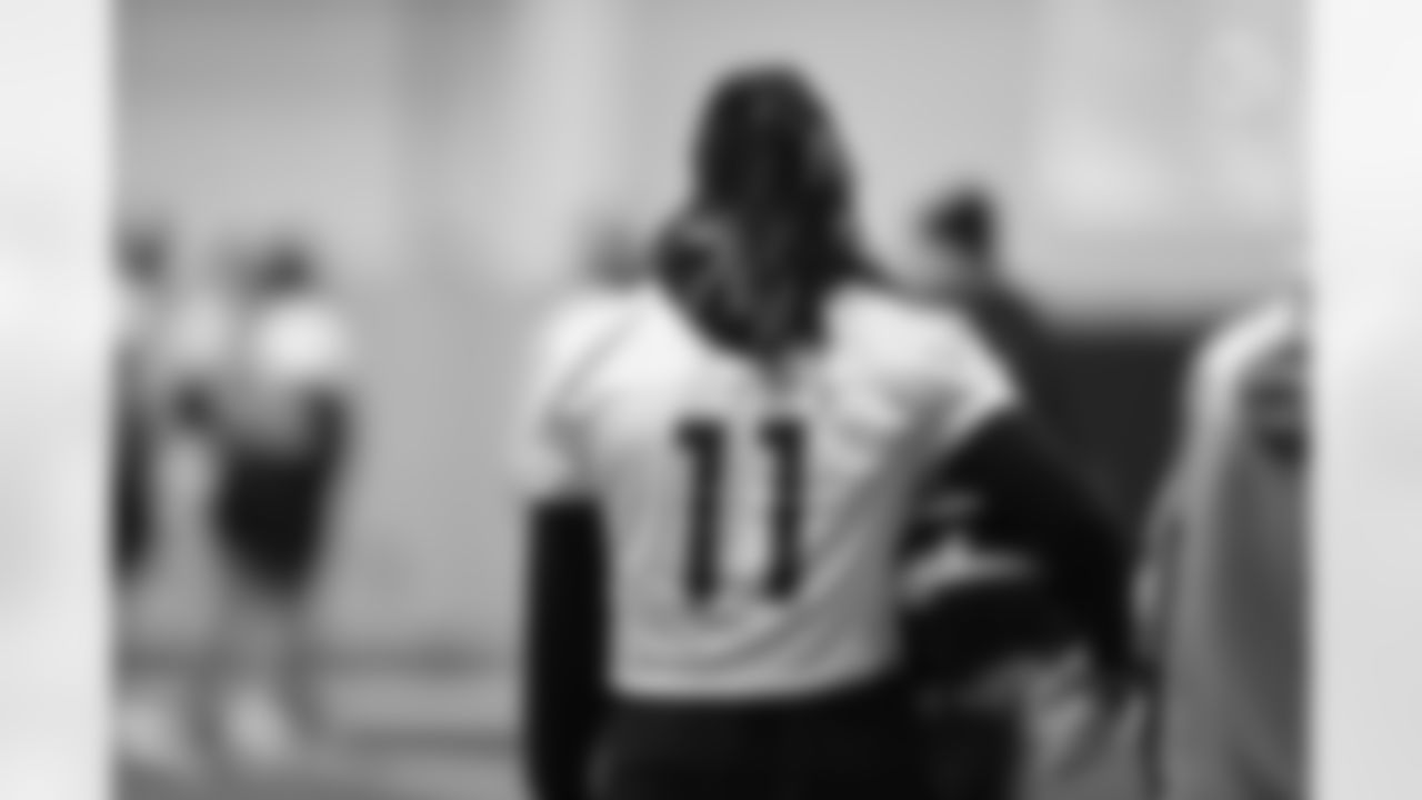 Pittsburgh Steelers wide receiver Chase Claypool (11) during practice at the UPMC Rooney Sports Complex preparing for a Week 17 matchup against the Cleveland Browns, Saturday, Jan. 1, 2022 in Pittsburgh, PA. (Karl Roser / Pittsburgh Steelers)