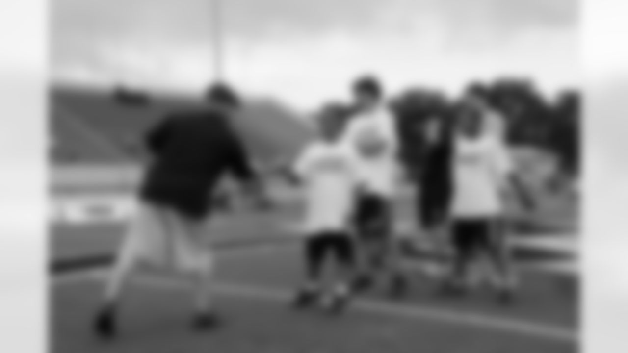 2010_steelers_youth_camp_calu