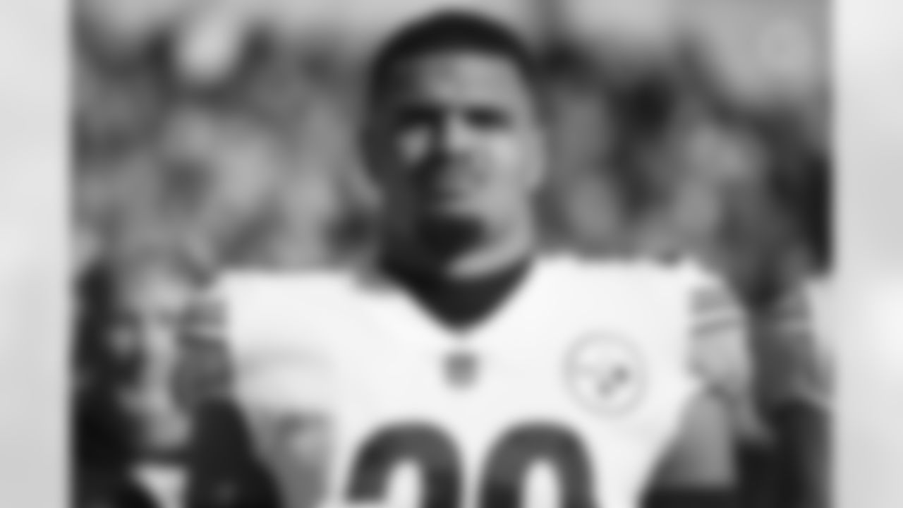 Pittsburgh Steelers safety Minkah Fitzpatrick (39) during a regular season game between the Pittsburgh Steelers and the Cincinnati Bengals, Sunday, Nov. 28, 2021 in Cincinnati, OH. The Steelers lost to the Bengals 41-10. (Caitlyn Epes / Pittsburgh Steelers)