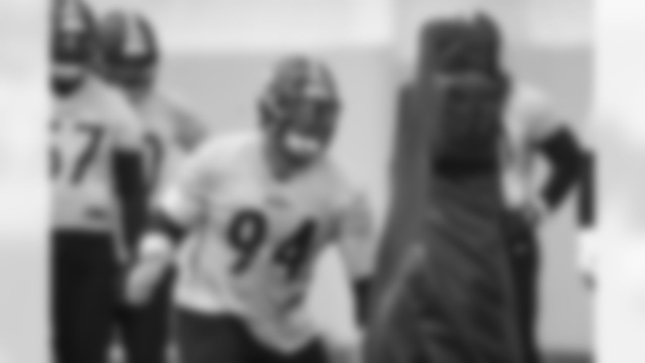Pittsburgh Steelers defensive end Tyson Alualu (94) during practice at the UPMC Rooney Sports Complex preparing for a Week 12 matchup against the Indianapolis Colts, Friday, Nov. 25, 2022 in Pittsburgh, PA. (Karl Roser / Pittsburgh Steelers)