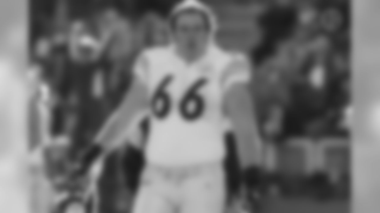Candid shot of Alan Faneca during a game against the Green Bay Packers in 2005.