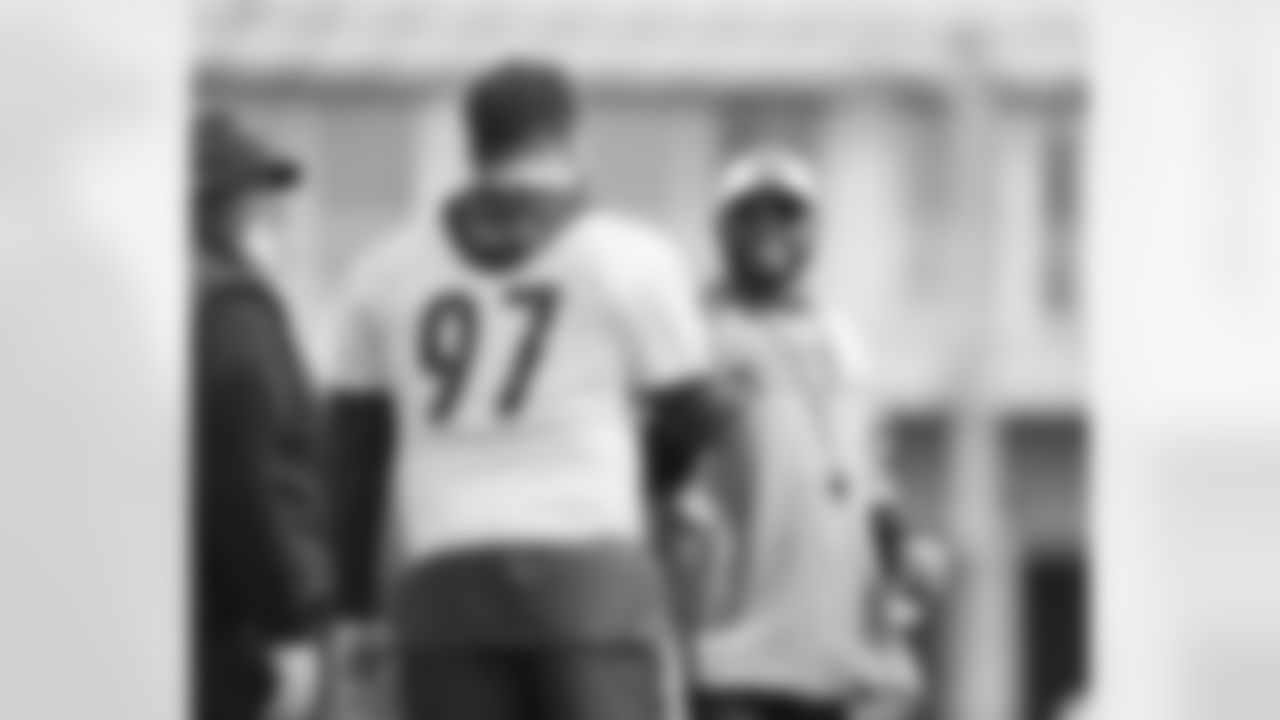 Pittsburgh Steelers head coach Mike Tomlin and Pittsburgh Steelers defensive tackle Cameron Heyward (97) participate in the Organized Team Activities (OTAs), Tuesday May 23, 2023 at the UPMC Rooney Sports Complex. (Karl Roser / Pittsburgh Steelers)