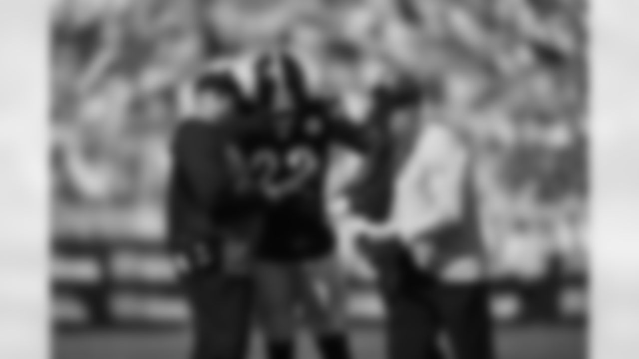 Pittsburgh Steelers running back Najee Harris (22) and Pittsburgh Steelers Running Back Coach Eddie Faulkner during a regular season game between the Pittsburgh Steelers and the New England Patriots, Sunday, Sept. 18, 2022 in Pittsburgh, PA. (Karl Roser / Pittsburgh Steelers)