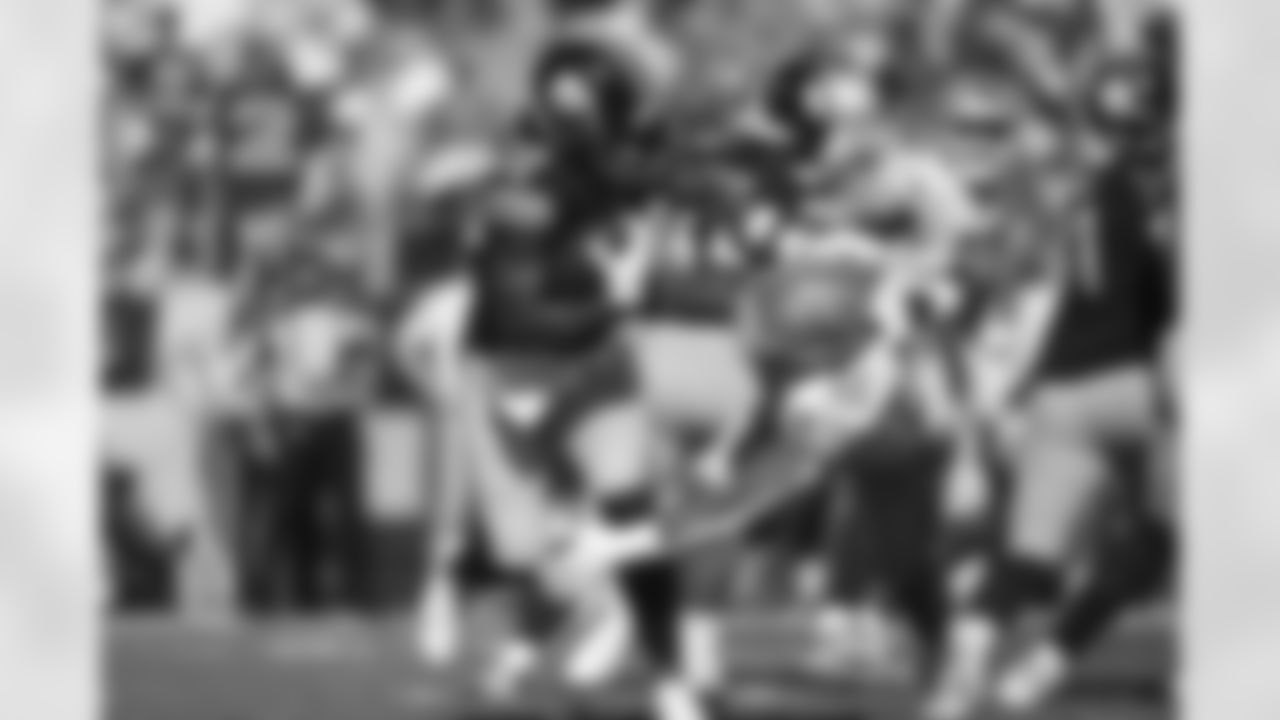 Pittsburgh Steelers running back Najee Harris (22) during a preseason game between the Pittsburgh Steelers and the Detroit Lions, Sunday, Aug. 28, 2022 in Pittsburgh, PA. The Steelers beat the Lions 19-9. ](Karl Roser / Pittsburgh Steelers)