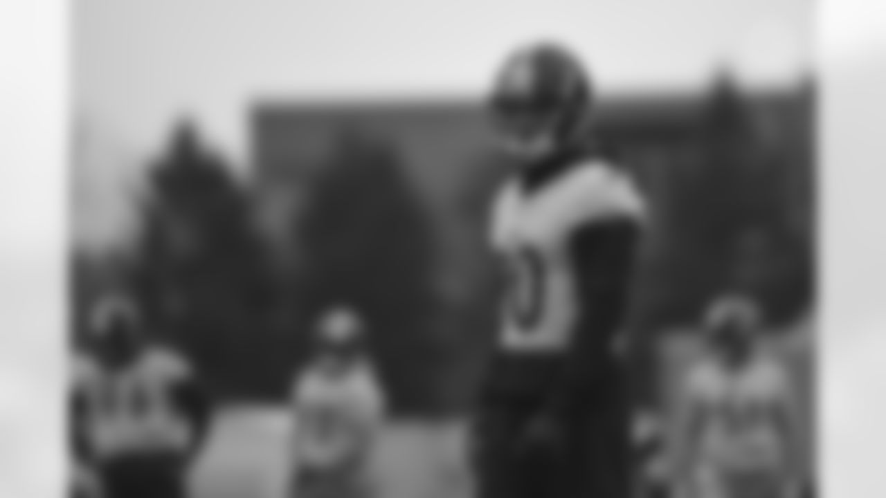 Pittsburgh Steelers linebacker T.J. Watt (90) practices at the UPMC Rooney Sports Complex preparing for a Week 13 matchup against the Washington Football Team, Saturday, Dec. 5, 2020 in Pittsburgh, PA. (Caitlyn Epes / Pittsburgh Steelers)