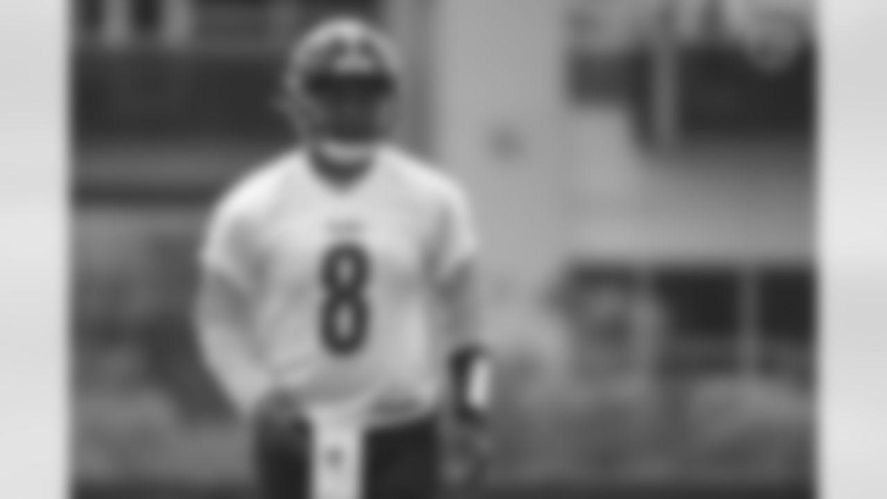 Pittsburgh Steelers quarterback Roland Rivers (8) practices at the UPMC Rooney Sports Complex during rookie minicamp, Friday, May 14, 2021 in Pittsburgh, PA. (Caitlyn Epes / Pittsburgh Steelers)