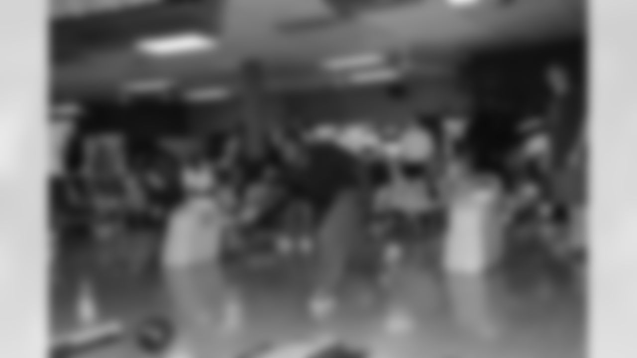 2010_steelers_team_bowling_001