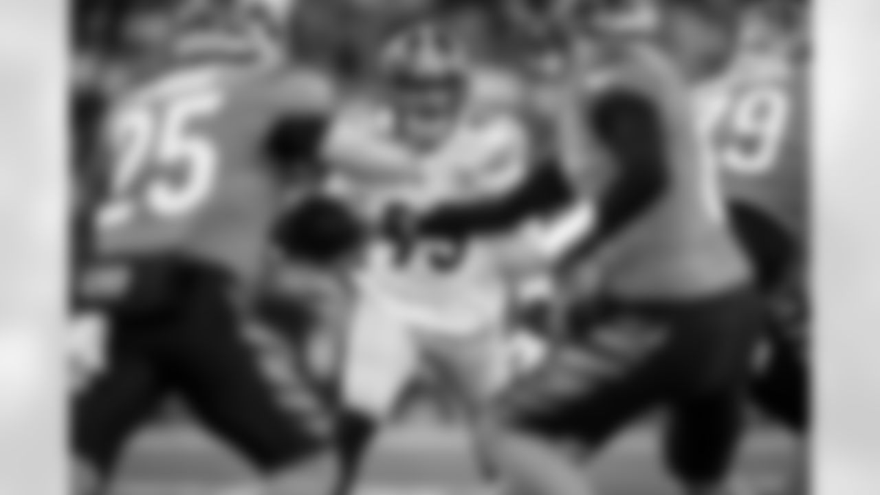 Pittsburgh Steelers linebacker Joe Schobert (93) during a regular season game between the Pittsburgh Steelers and the Cincinnati Bengals, Sunday, Nov. 28, 2021 in Cincinnati, OH. The Bengals beat the Steelers 41-10. (Karl Roser / Pittsburgh Steelers)