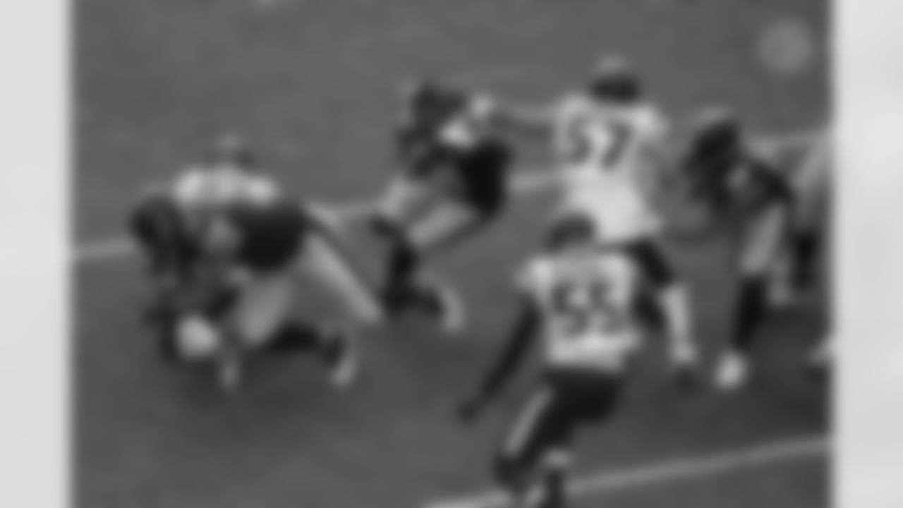 Pittsburgh Steelers running back Jaylen Samuels (38) runs the ball during a regular season game between the Pittsburgh Steelers and the Houston Texans, Sunday, Sept. 27, 2020 in Pittsburgh, PA. The Steelers beat the Texans 28-21. (Caitlyn Epes / Pittsburgh Steelers)
