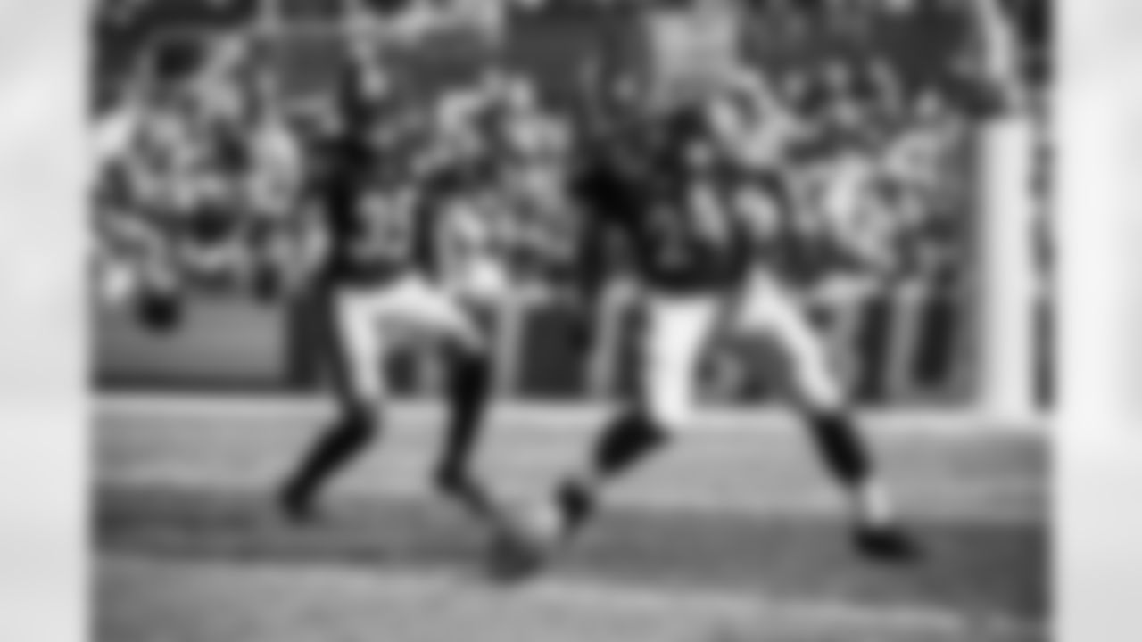 Pittsburgh Steelers running back Benny Snell Jr. (24) during a regular season game between the Pittsburgh Steelers and the Las Vegas Raiders, Sunday, Sept. 19, 2021 in Pittsburgh, PA. (Caitlyn Epes / Pittsburgh Steelers)