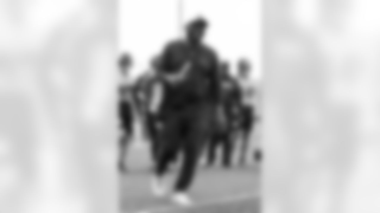 Pittsburgh Steelers head coach Mike Tomlin participates in the Organized Team Activities (OTAs), Thursday June 8, 2023 at the UPMC Rooney Sports Complex. (Abigail Dean / Pittsburgh Steelers)