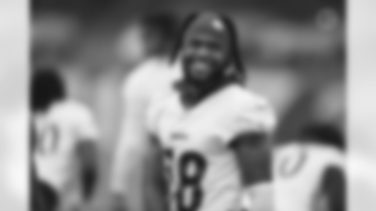 Pittsburgh Steelers wide receiver Diontae Johnson (18) participates in the Organized Team Activities (OTAs), Thursday June 2, 2022 at the UPMC Rooney Sports Complex. (Karl Roser / Pittsburgh Steelers)