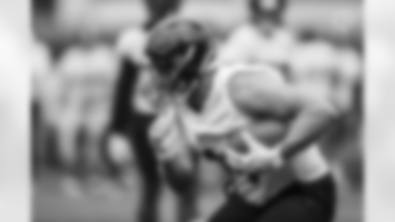 Pittsburgh Steelers fullback Derek Watt (44) participates in the Organized Team Activities (OTAs), Thursday June 2, 2022 at the UPMC Rooney Sports Complex. (Karl Roser / Pittsburgh Steelers)