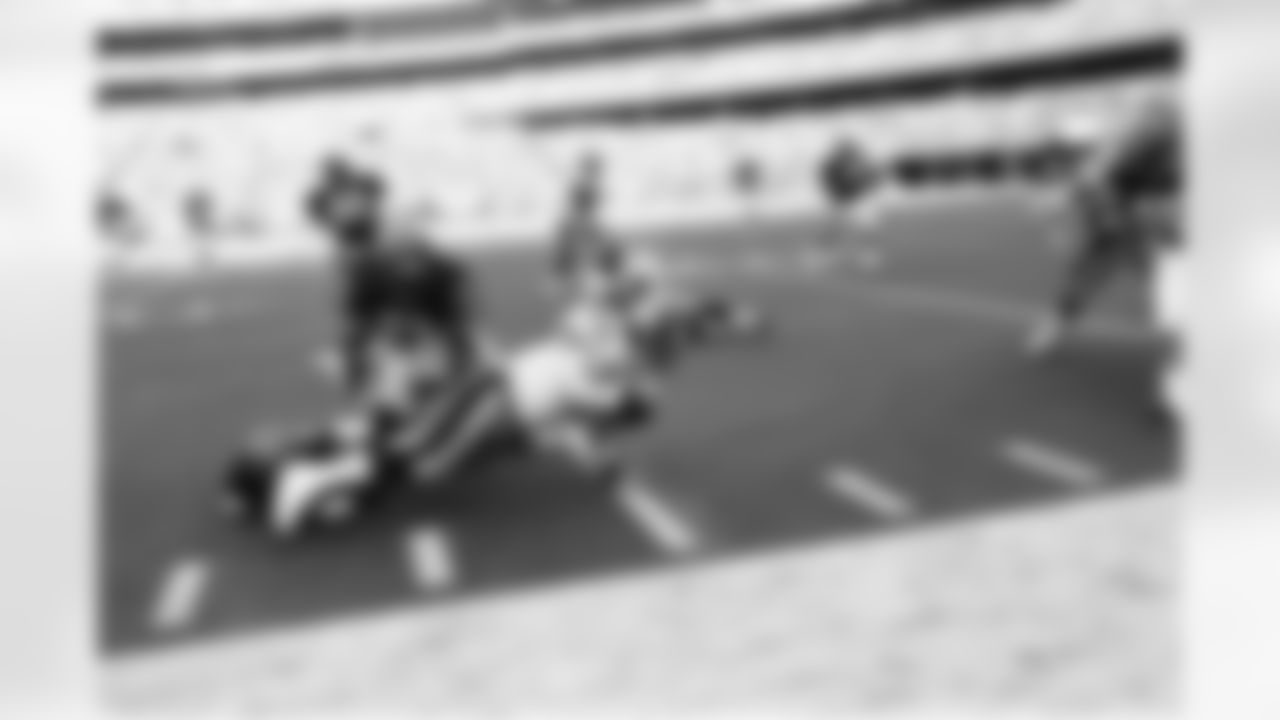Action shot from the November 10, 1991 game at Riverfront Stadium against the Cincinnati Bengals. Steelers won 33-27.