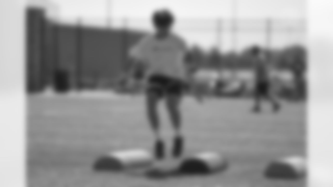 The Steelers host a 2021 Youth Football Camp at Highlands Sports Complex Monday, June 28, 2021 in Triadelphia, WV. (Caitlyn Epes / Pittsburgh Steelers)