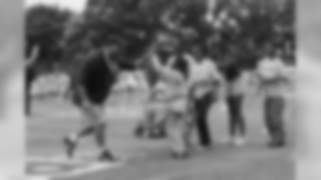 09_NFL_Clinic