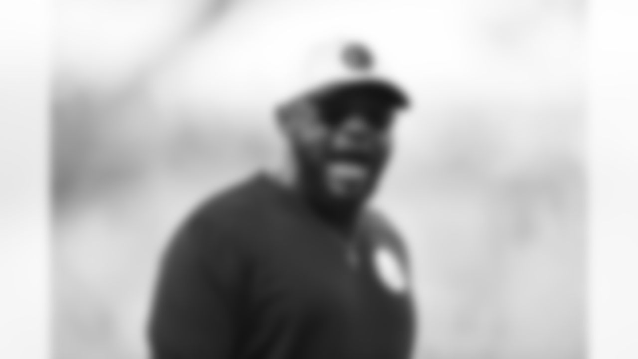 Pittsburgh Steelers Head Coach Mike Tomlin during a preseason game between the Pittsburgh Steelers and the Carolina Panthers, Friday, Aug. 27, 2021 in Charlotte, NC. (#1\ / Pittsburgh Steelers)