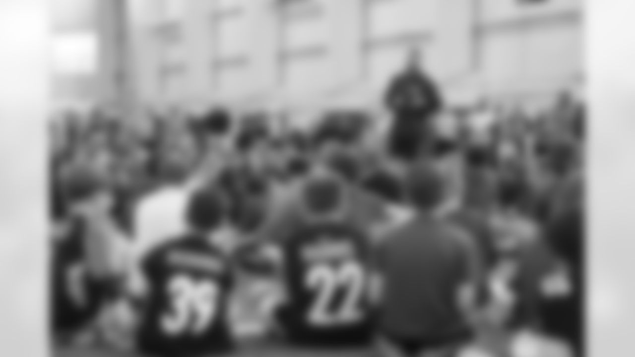 The Steelers host a 2023 Youth Football Camp at Highlands Sports Complex Friday, June 16, 2023 in Triadelphia, WV. (Karl Roser / Pittsburgh Steelers)