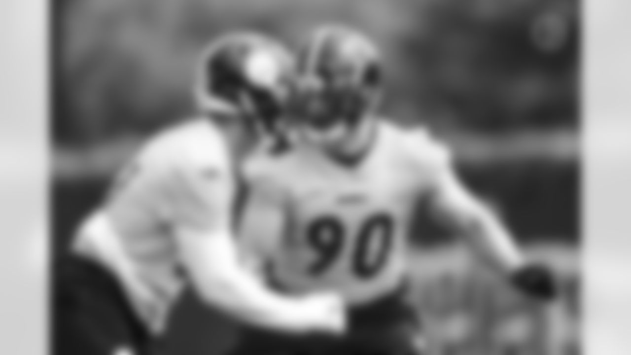 Pittsburgh Steelers linebacker T.J. Watt (90) participates in the Organized Team Activities (OTAs), Tuesday June 6, 2023 at the UPMC Rooney Sports Complex. (Abigail Dean / Pittsburgh Steelers)