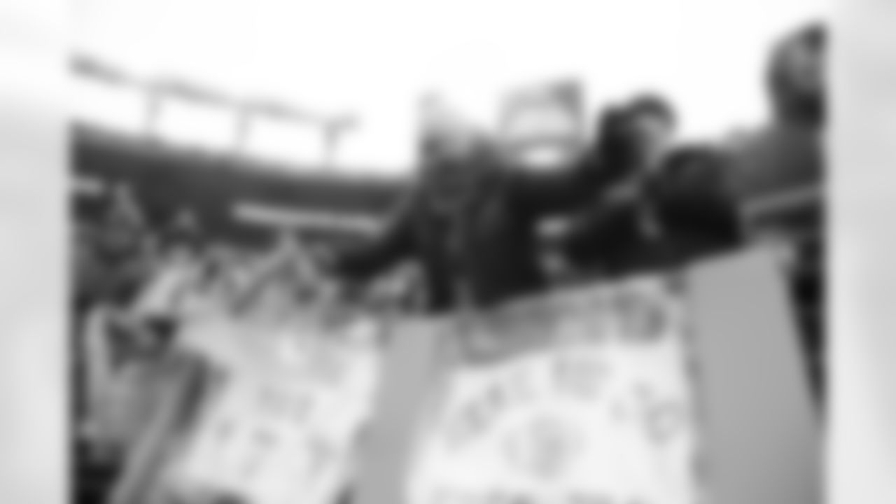 Fans during a regular season game between the Pittsburgh Steelers and the Baltimore Ravens, Sunday, Jan. 9, 2022 in Baltimore, MD. The Steelers beat the Ravens 16-13 in OT. (Jared Wickerham / Pittsburgh Steelers)