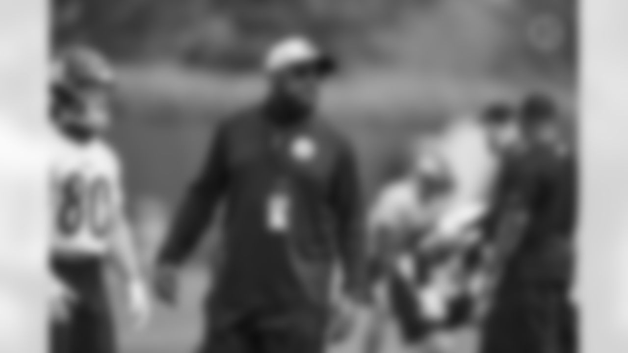 Pittsburgh Steelers Head Coach Mike Tomlin during practice at the UPMC Rooney Sports Complex during rookie minicamp, Friday, May 14, 2021 in Pittsburgh, PA. (Karl Roser / Pittsburgh Steelers)