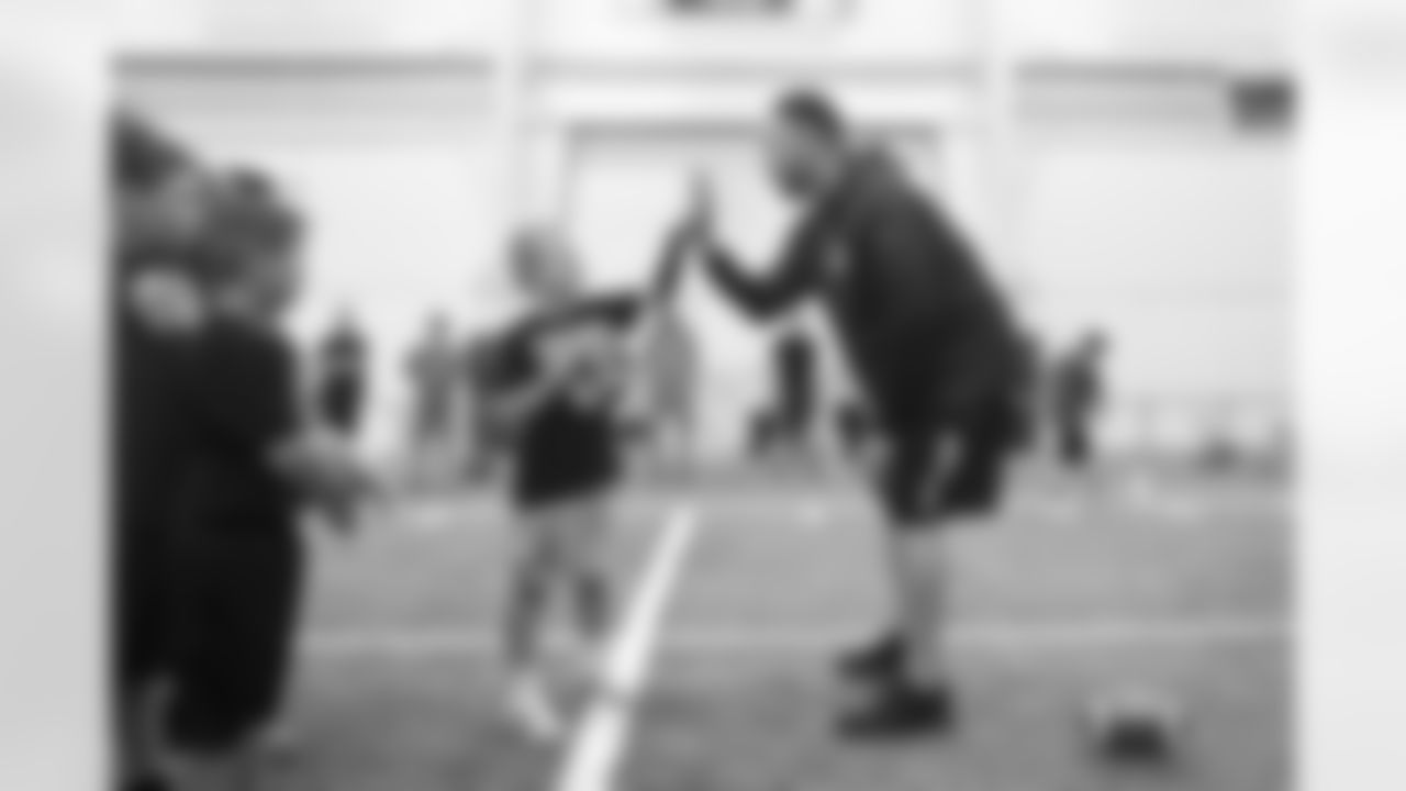 The Steelers host a 2023 Youth Football Camp at Highlands Sports Complex Friday, June 16, 2023 in Triadelphia, WV. (Karl Roser / Pittsburgh Steelers)