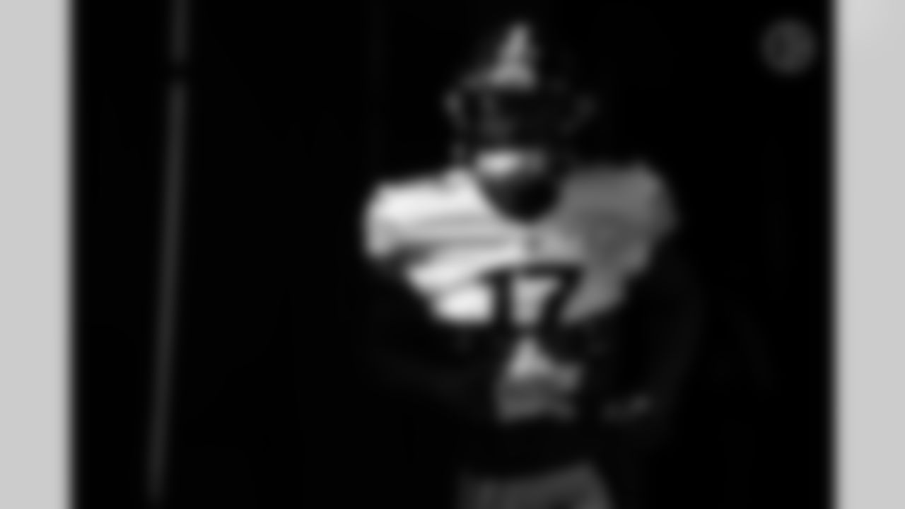 Pittsburgh Steelers wide receiver Anthony Miller (17) during a regular season game between the Pittsburgh Steelers and the Cincinnati Bengals, Sunday, Nov. 28, 2021 in Cincinnati, OH. (Caitlyn Epes / Pittsburgh Steelers)