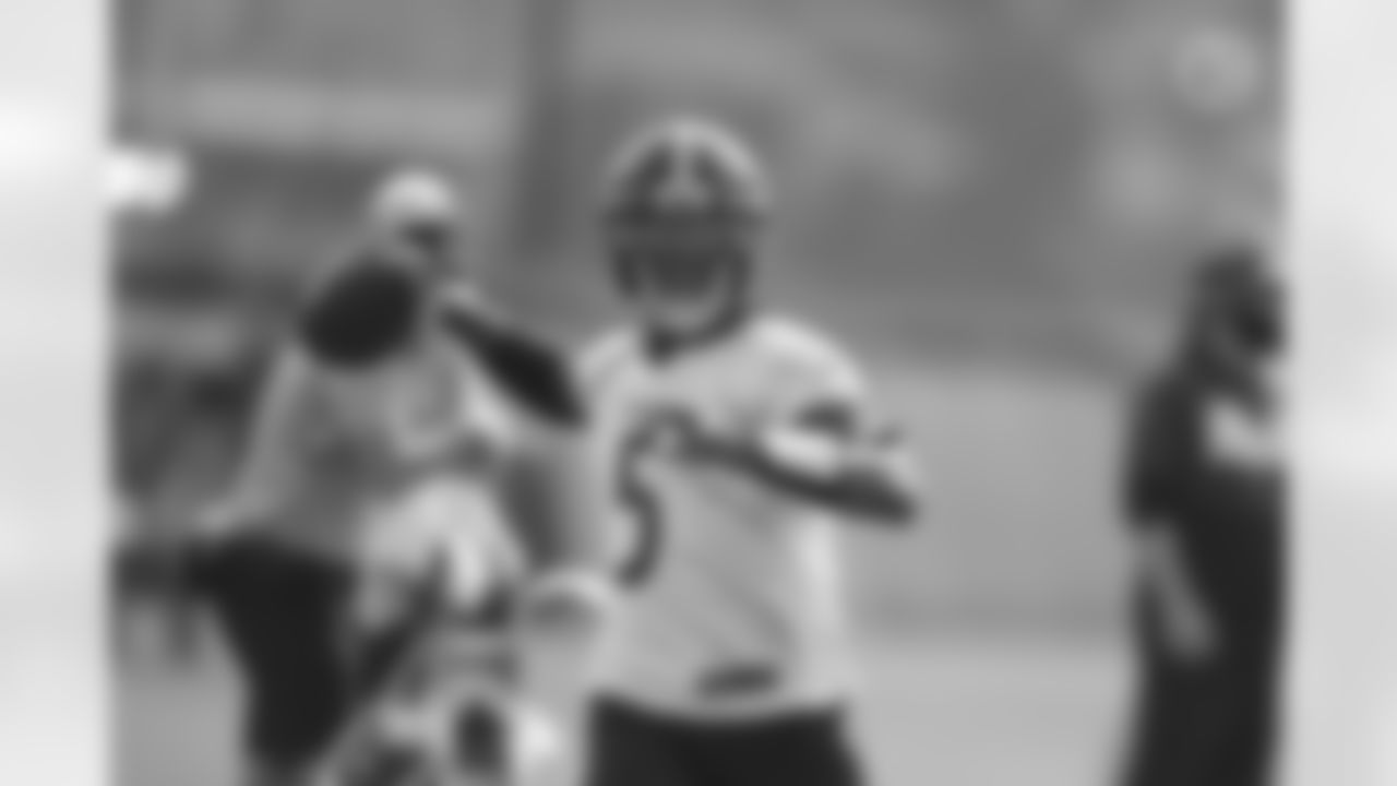 Pittsburgh Steelers quarterback Joshua Dobbs (5) practices at the UPMC Rooney Sports Complex preparing for a Week 3 matchup against the Houston Texans, Friday, Sept. 25, 2020 in Pittsburgh, PA. (Karl Roser / Pittsburgh Steelers)