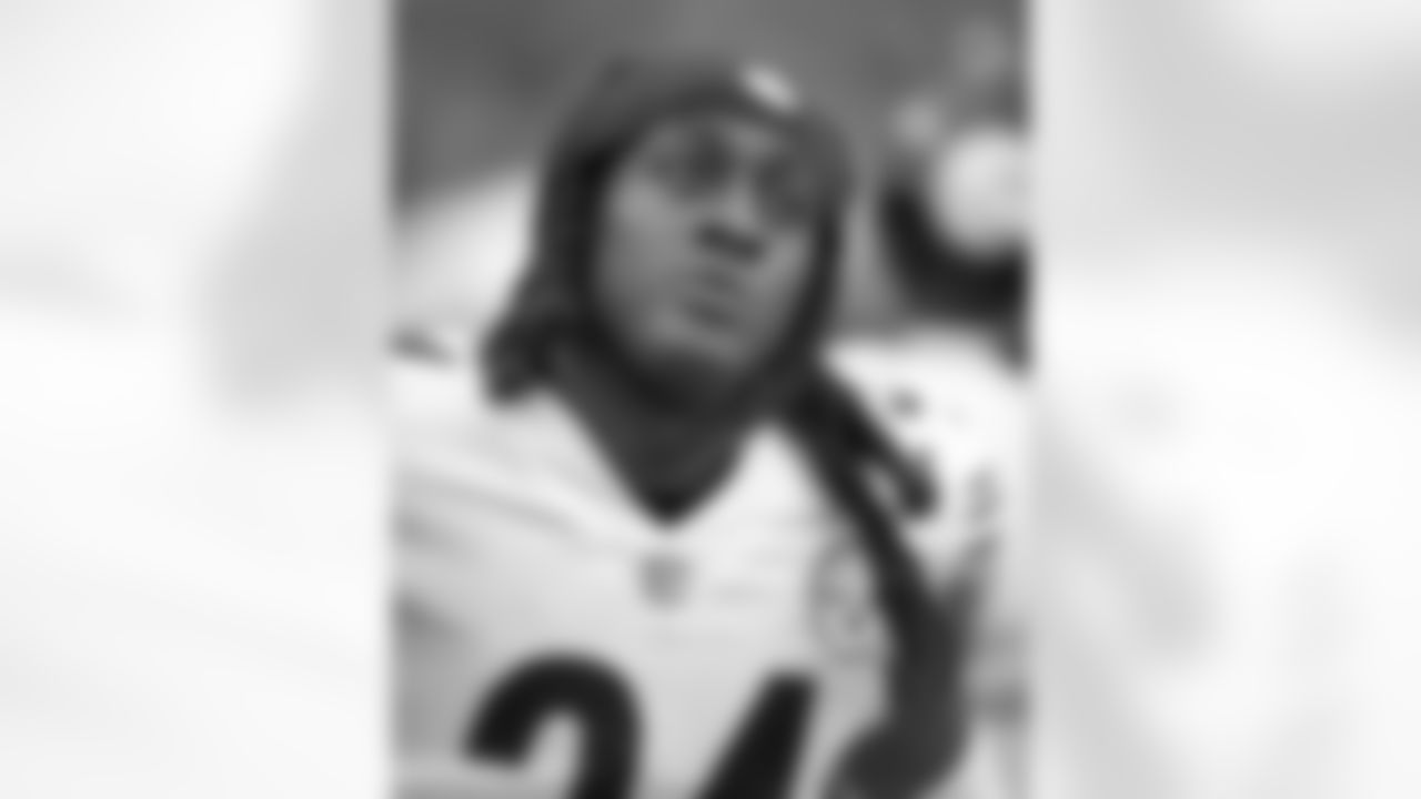 Pittsburgh Steelers safety Terrell Edmunds (34) during a regular season game between the Pittsburgh Steelers and the Kansas City Chiefs, Sunday, Dec. 26, 2021 in Kansas City, MO. The Chiefs beat the Steelers 36-10. (Karl Roser / Pittsburgh Steelers)