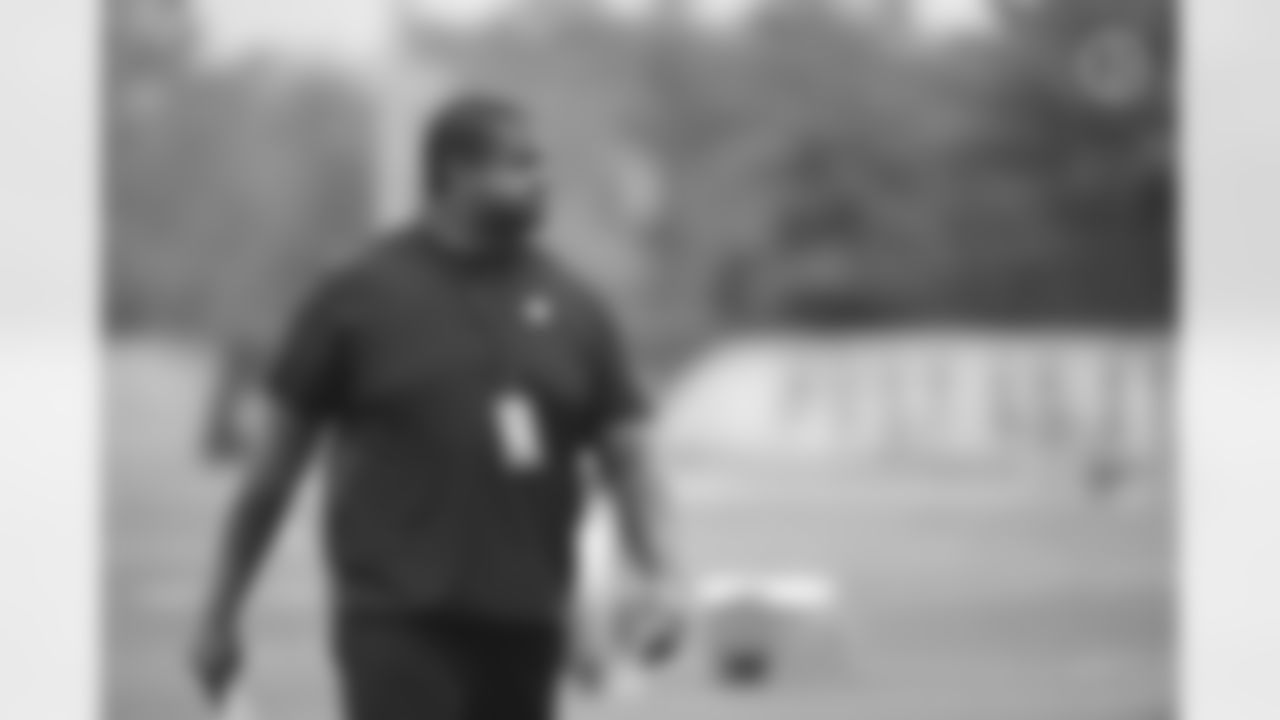 Pittsburgh Steelers Offensive Line Coach Adrian Klemm during practice at the UPMC Rooney Sports Complex preparing for a Week 2 matchup against the Las Vegas Raiders, Wednesday, Sept. 15, 2021 in Pittsburgh, PA. (Caitlyn Epes / Pittsburgh Steelers)