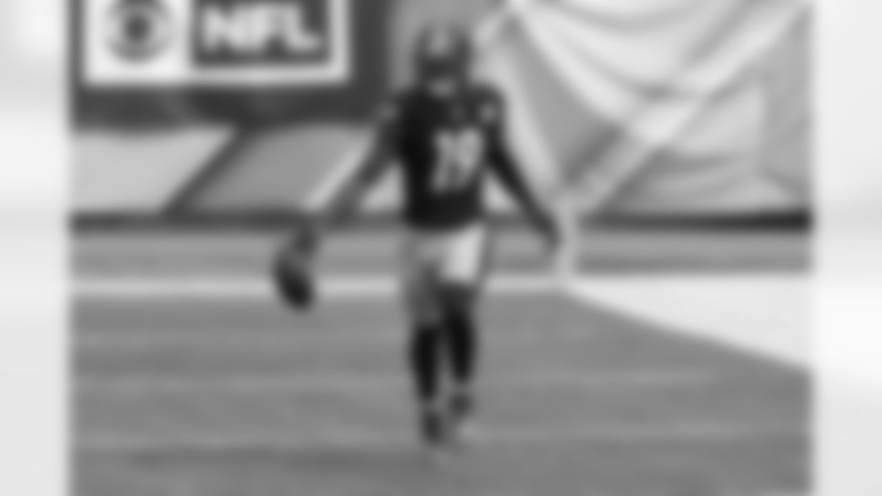 Pittsburgh Steelers wide receiver JuJu Smith-Schuster (19) scores a touchdown during a regular season game between the Pittsburgh Steelers and the Houston Texans, Sunday, Sept. 27, 2020 in Pittsburgh, PA. The Steelers beat the Texans 28-21. (Jared Wickerham / Pittsburgh Steelers)