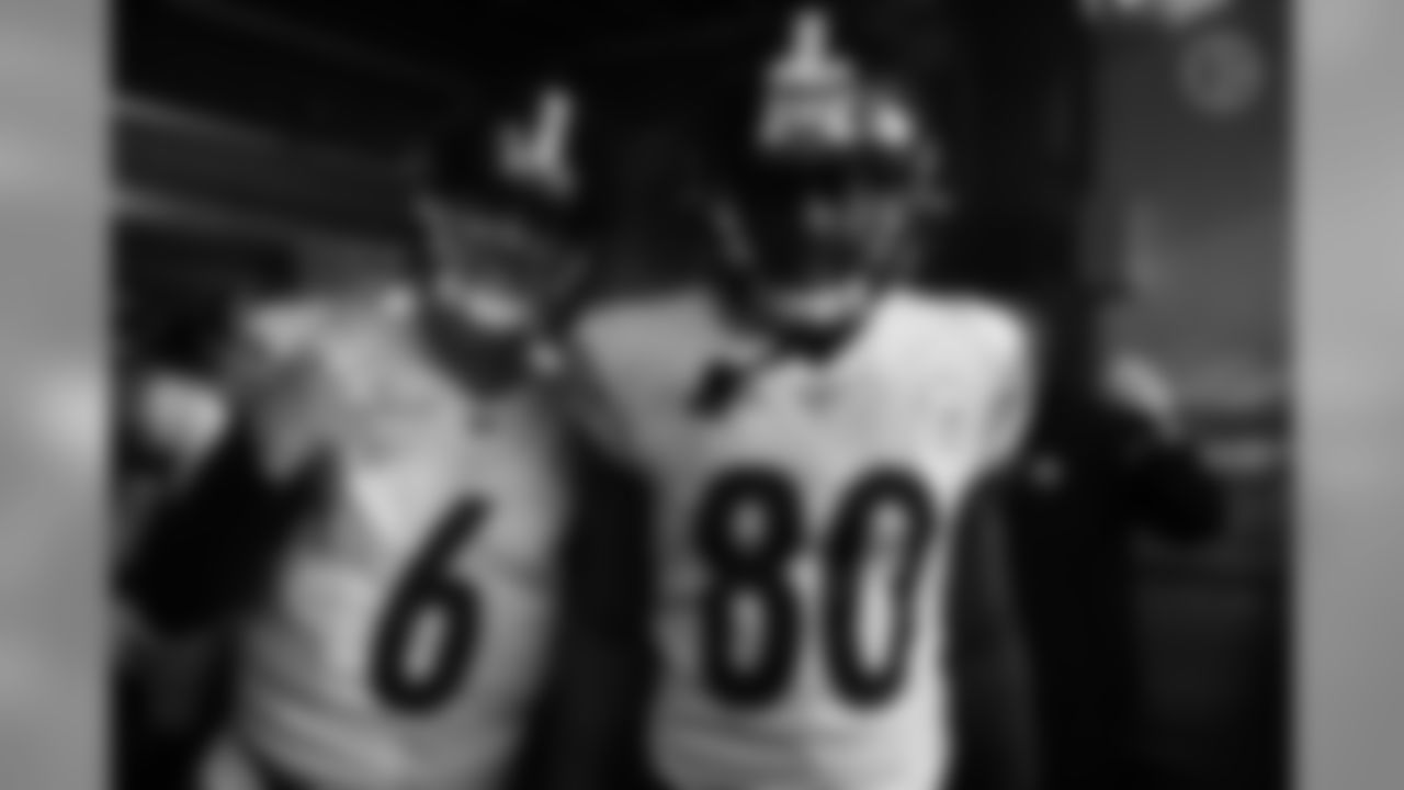 A 2019 regular season game between the Pittsburgh Steelers and the Baltimore Ravens on Sunday, December 29, 2019.A 2019 regular season game between the Pittsburgh Steelers and the Baltimore Ravens on Sunday, December 29, 2019.A 2019 regular season game between the Pittsburgh Steelers and the Baltimore Ravens on Sunday, December 29, 2019.A 2019 regular season game between the Pittsburgh Steelers and the Baltimore Ravens on Sunday, December 29, 2019.