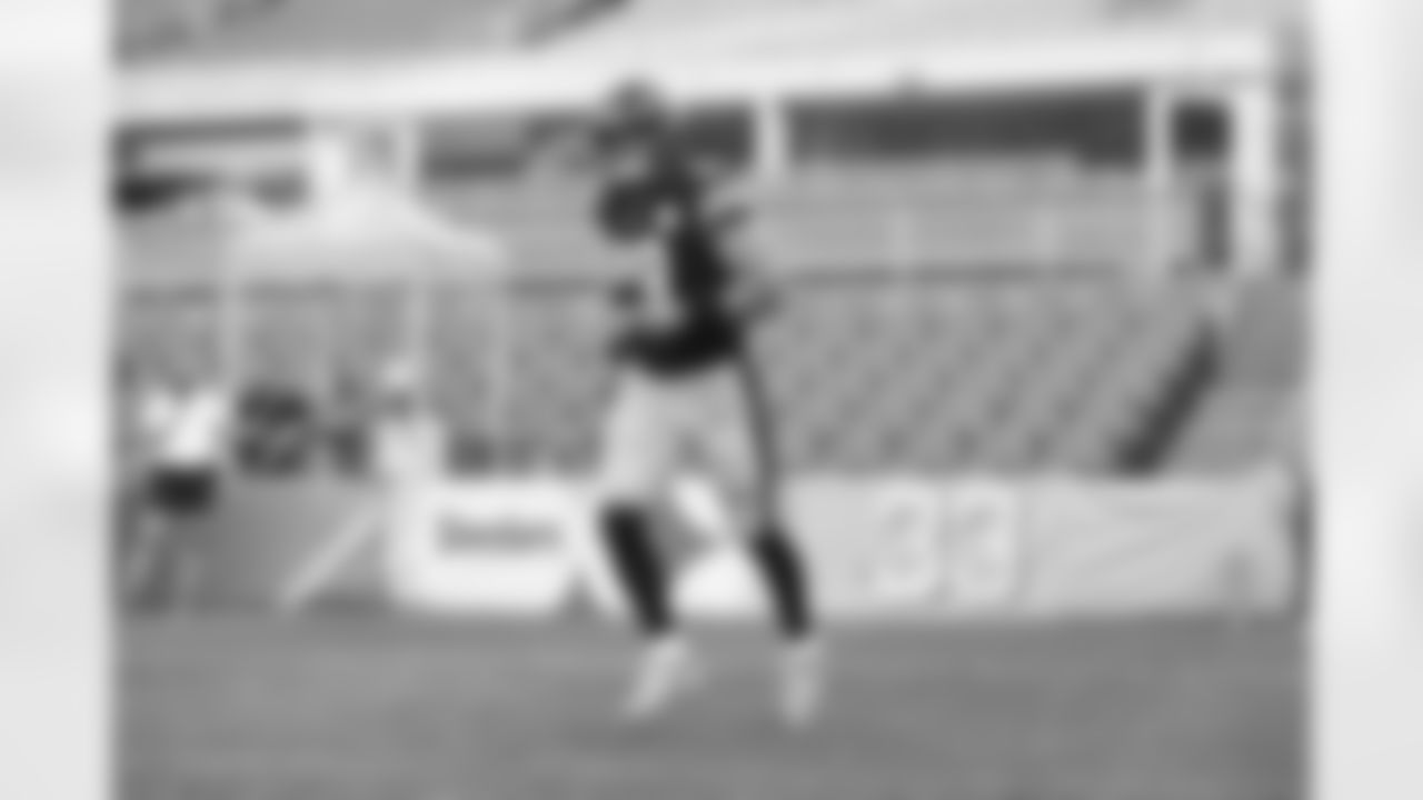 Pittsburgh Steelers tight end Vance McDonald (89) trains at Heinz Field during the Steelers 2020 Training Camp, Saturday, Aug. 22, 2020 in Pittsburgh, PA. (Karl Roser / Pittsburgh Steelers)