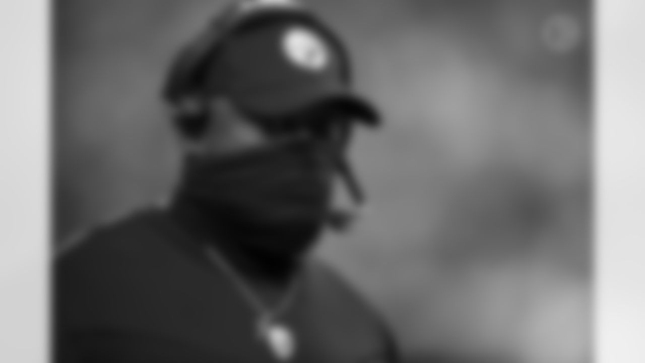 Pittsburgh Steelers Head Coach Mike Tomlin during a regular season game between the Pittsburgh Steelers and the Kansas City Chiefs, Sunday, Dec. 26, 2021 in Kansas City, MO. The Chiefs beat the Steelers 36-10. (Karl Roser / Pittsburgh Steelers)